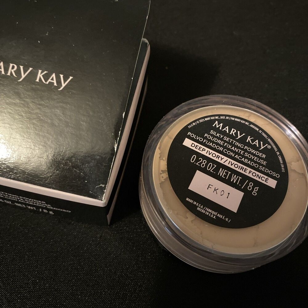 Mary Kay® Silky Setting Powder Deep Ivory .28oz / 8g New With Box